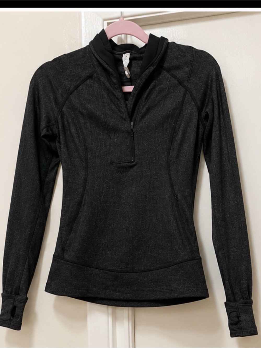 Black Heather Long Sleeve Pullover